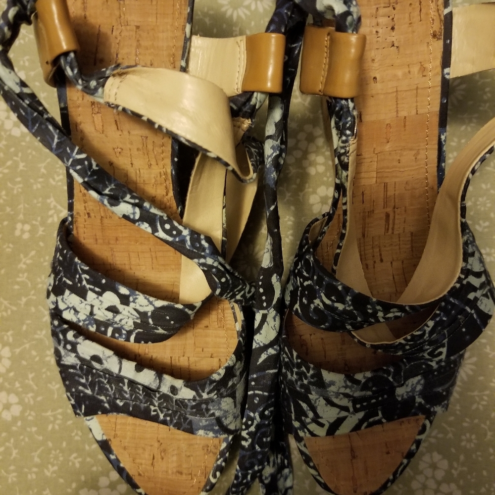GUESS sandals, size 8M